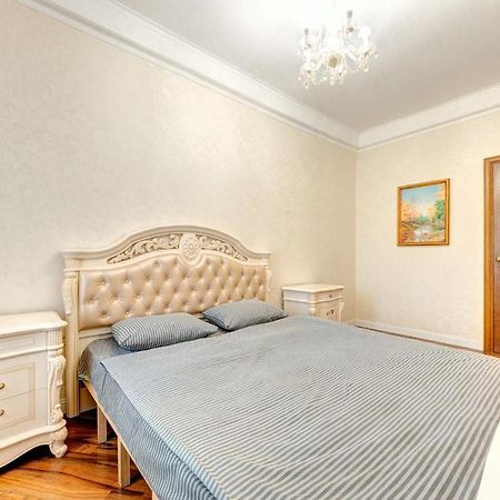 Apartments With 3 Rooms Near Palace Ukraine Киев Экстерьер фото