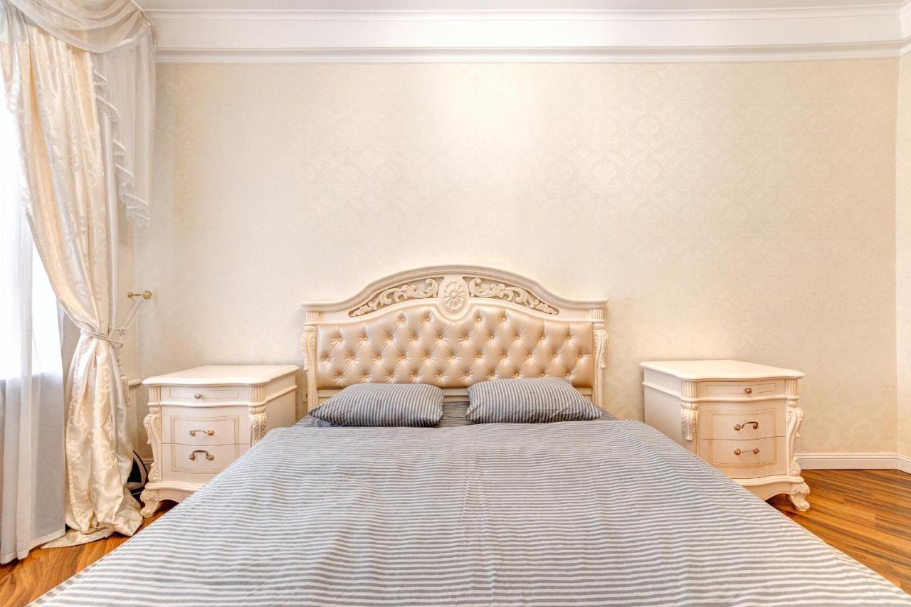 Apartments With 3 Rooms Near Palace Ukraine Киев Экстерьер фото